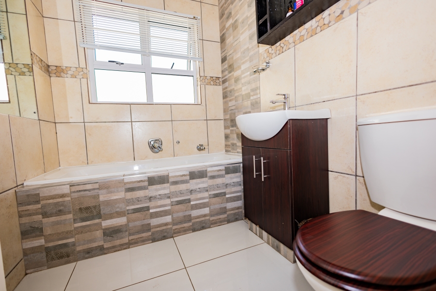 3 Bedroom Property for Sale in Plattekloof Glen Western Cape